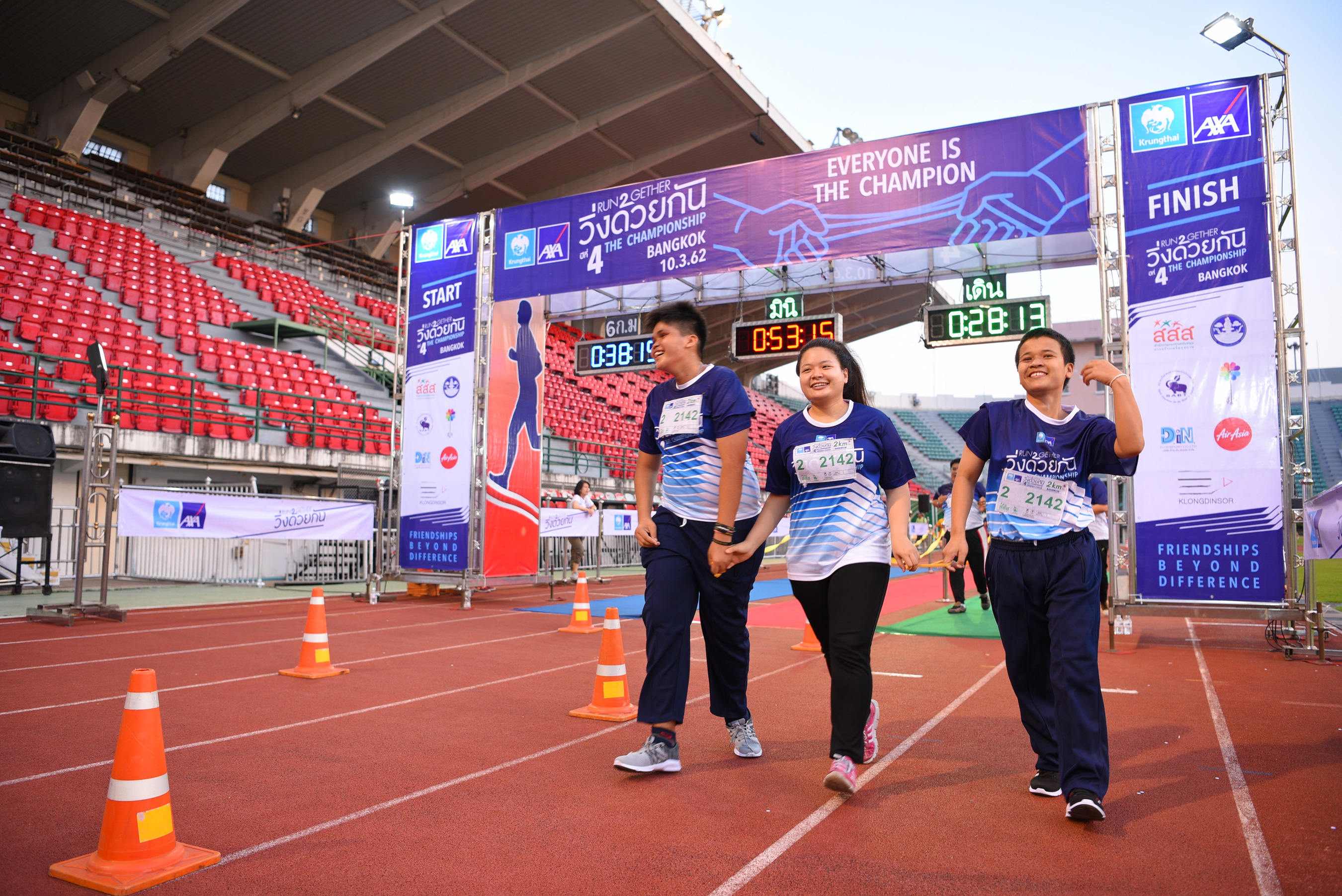 'วิ่งด้วยกัน' ความอิ่มใจของคนพิการ-ไกด์รันเนอร์ thaihealth