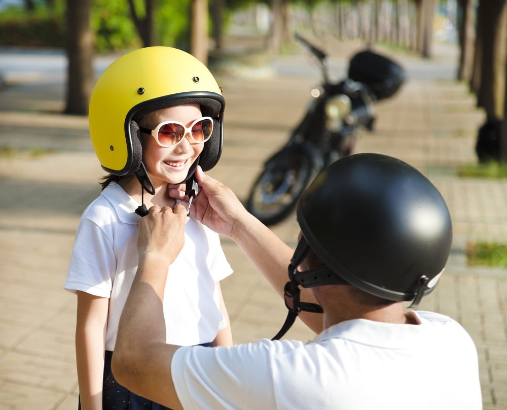 'สวมหมวกกันน็อก' ให้ลูก ลดเจ็บ-ตายจากอุบัติเหตุ thaihealth