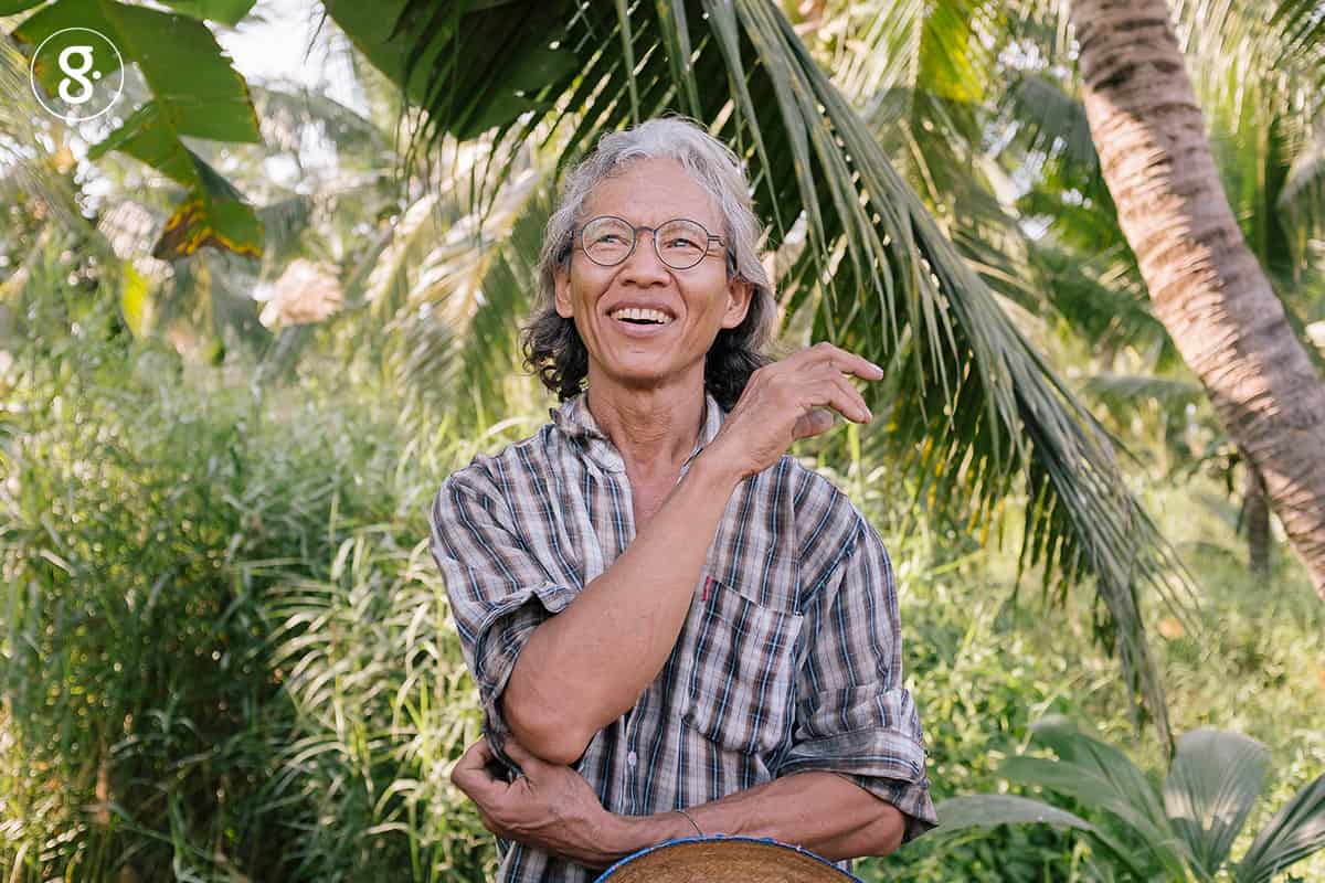 'วิทยา เลี้ยงรักษา' ชาวสวนผู้ปลูกมะพร้าวปลอดภัยให้เรากิน thaihealth