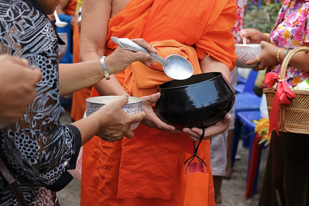 แนะถวายภัตตาหารแด่พระสงฆ์ให้ถูกหลักโภชนาการ thaihealth