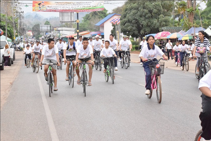 นักปั่นนับพันคนแห่ร่วมจักรยานทองผาภูมิ thaihealth