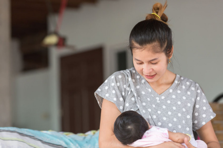 ไทยให้ลูกกินนมแม่ต่ำสุดในอาเซียน กรมอนามัยโลก เผยประเทศไทยมีอัตราการเลี้ยงลูกด้วยนมแม่อย่างเดียว ในช่วงระยะเวลา 6 เดือนเพียงร้อยละ 23.1 ซึ่งถือว่าต่ำที่สุดในอาเซียน