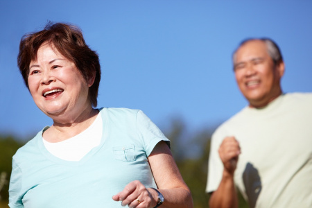 สูงวัยฟิตร่างกาย ลดการเสื่อมสภาพร่างกาย  กรมอนามัย กระทรวงสาธารณสุข แนะผู้สูงอายุออกกำลังกายเพื่อสร้างความแข็งแรงของกล้ามเนื้อลดการเสื่อมสภาพของร่ายกายให้ชะลอช้าลง ป้องกันการหกล้ม 