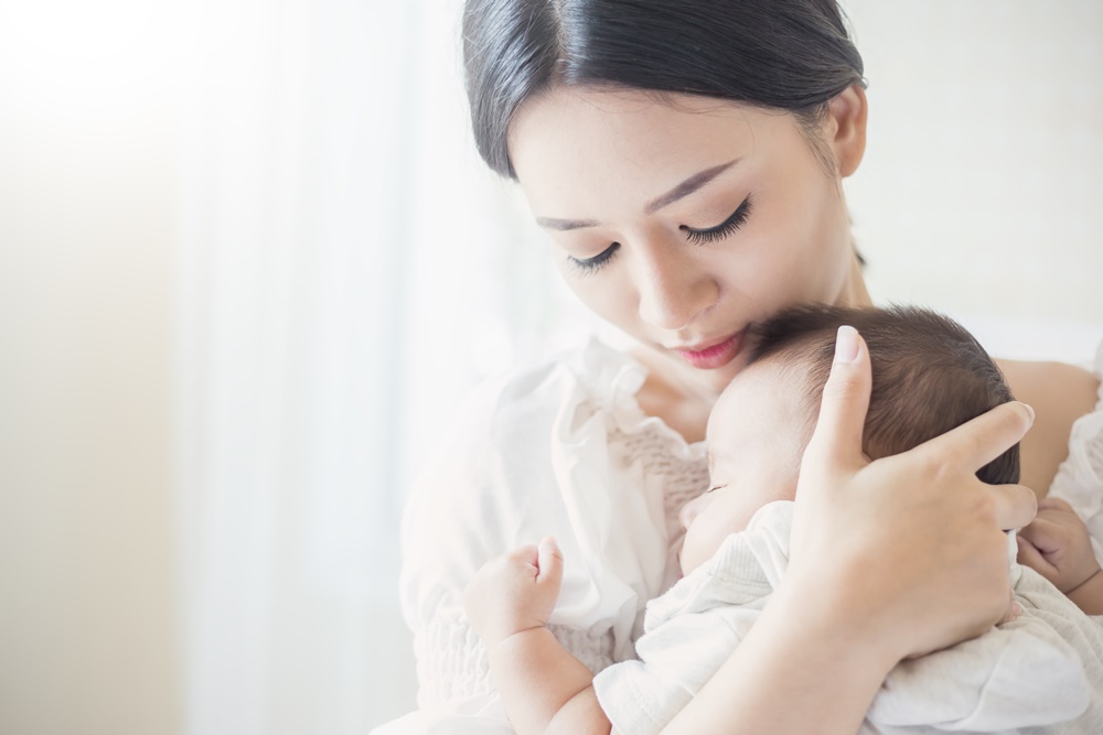 แนะนำแม่มือใหม่ให้นมลูกอย่างถูกวิธี thaihealth