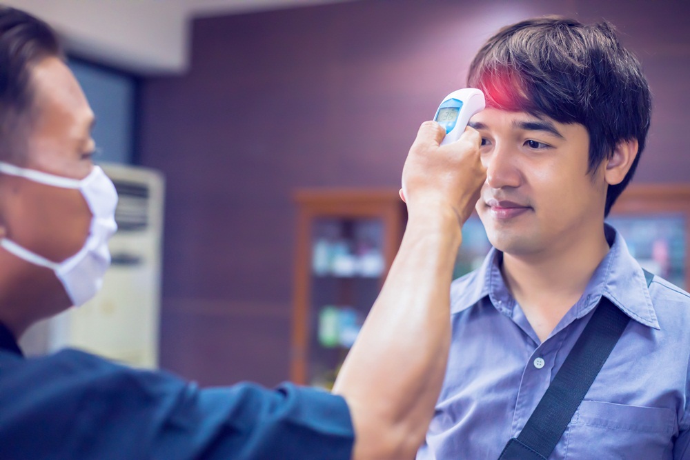 ย่อหย่อนการป้องกัน เสี่ยงติดโควิดในที่ทำงาน thaihealth