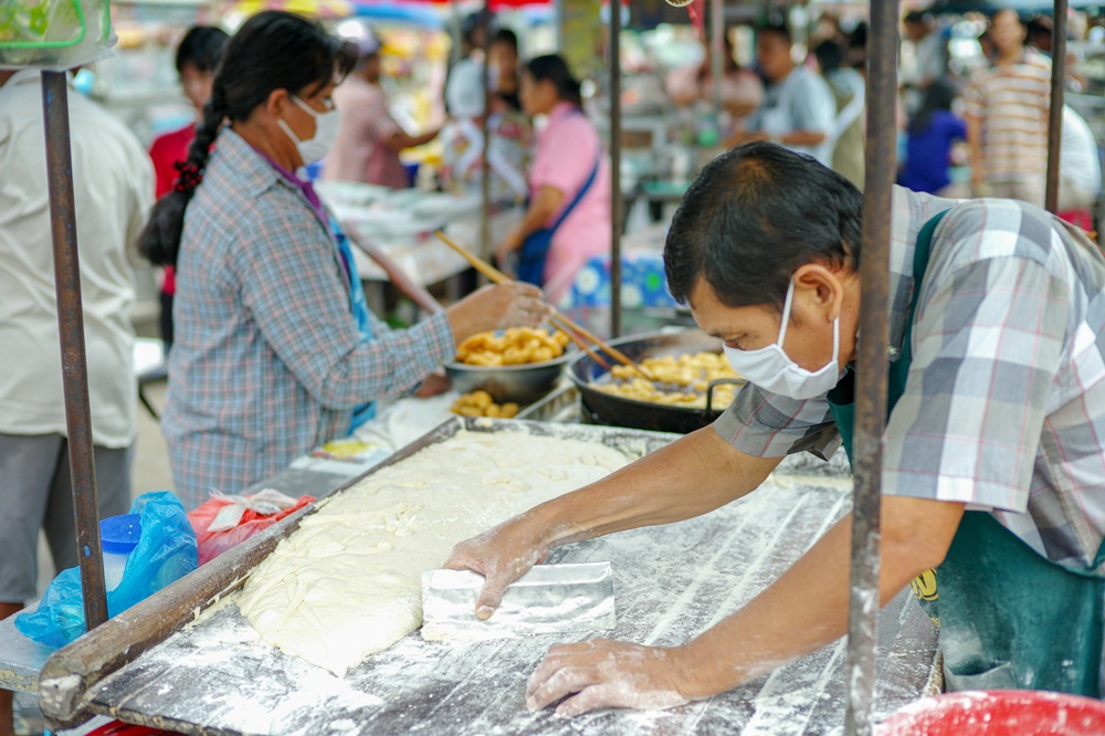 เข้มมาตรการป้องโควิด ตลาดนัดถนนคนเดิน thaihealth