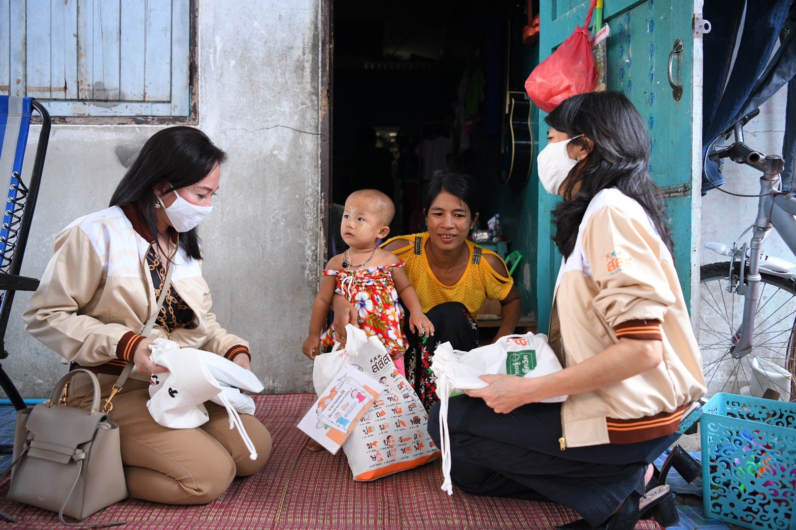 สสส. เยี่ยมแรงงานข้ามชาติ แนะปรับตัวรับชีวิตวิถีใหม่ thaihealth