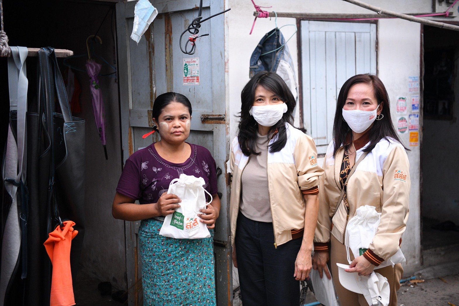 สสส. เยี่ยมแรงงานข้ามชาติ แนะปรับตัวรับชีวิตวิถีใหม่ thaihealth
