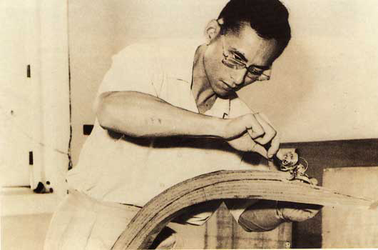 พระราชประวัติย่อเกี่ยวกับการทรงแข่งขันเรือใบ