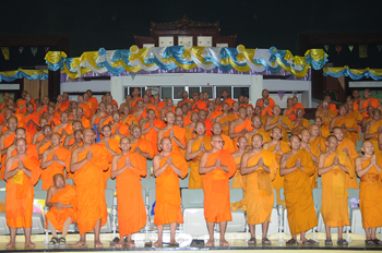 สสส.ถวายความรู้พระสงฆ์ต้านหวัดฯ 2009