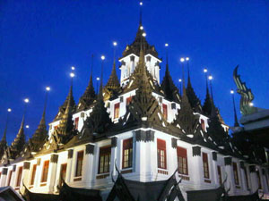 สวดมนต์ข้ามปีคึกคัก