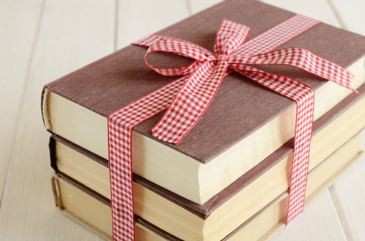 เด็กรุ่นใหม่มอบ'หนังสือ' สื่อรัก'วันวาเลนไทน์' thaihealth