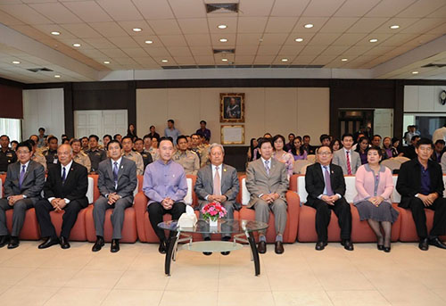 ร่วมมอบโล่สงกรานต์ปลอดภัย ตายเป็นศูนย์ thaihealth