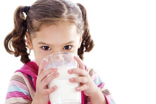 วัยเรียนดื่มนมหลังมื้อเช้า เพิ่มความสูงสร้างปัญญา -  สำนักงานกองทุนสนับสนุนการสร้างเสริมสุขภาพ (สสส.)