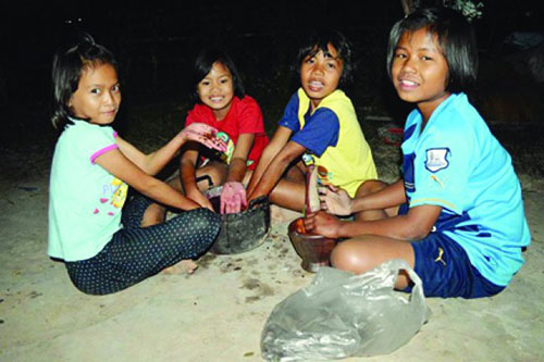 สืบสานงานไหมลายหางกระรอก thaihealth