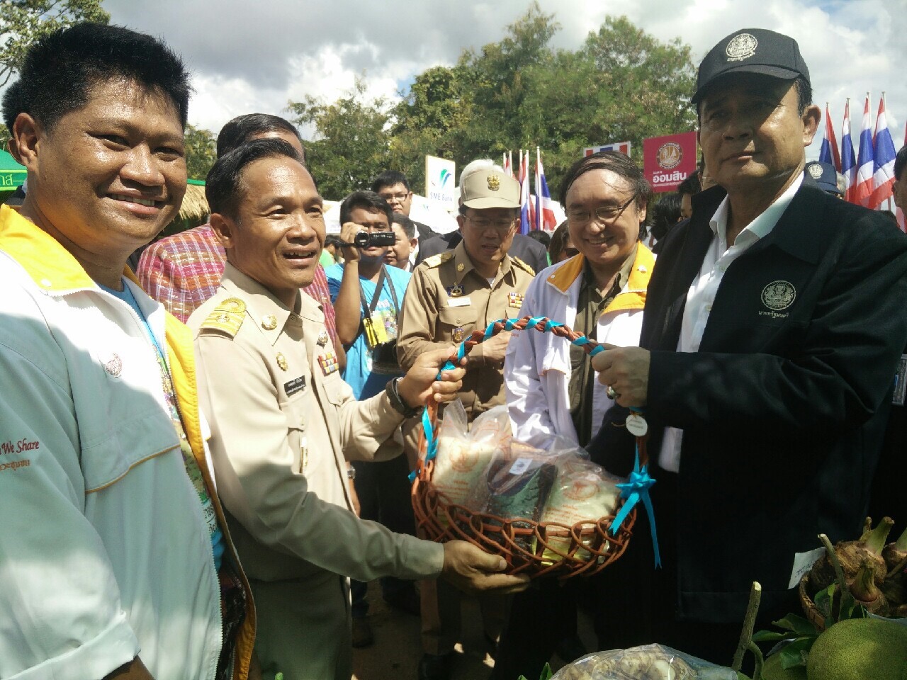 ตลาดประชารัฐเพื่อชุมชน thaihealth