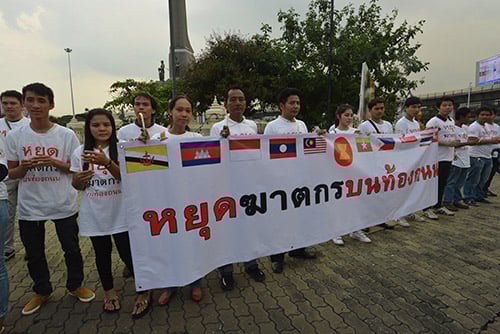 เหยื่อเมาแล้วขับจุดเทียนรำลึกผู้เสียชีวิตบนถนน thaihealth