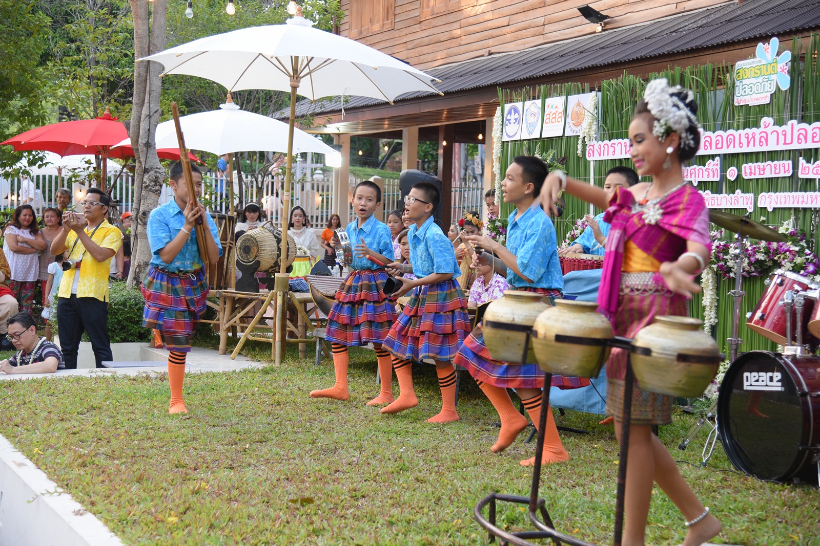 หนุนสร้างพื้นที่เล่นน้ำสงกรานต์ปลอดภัย  thaihealth