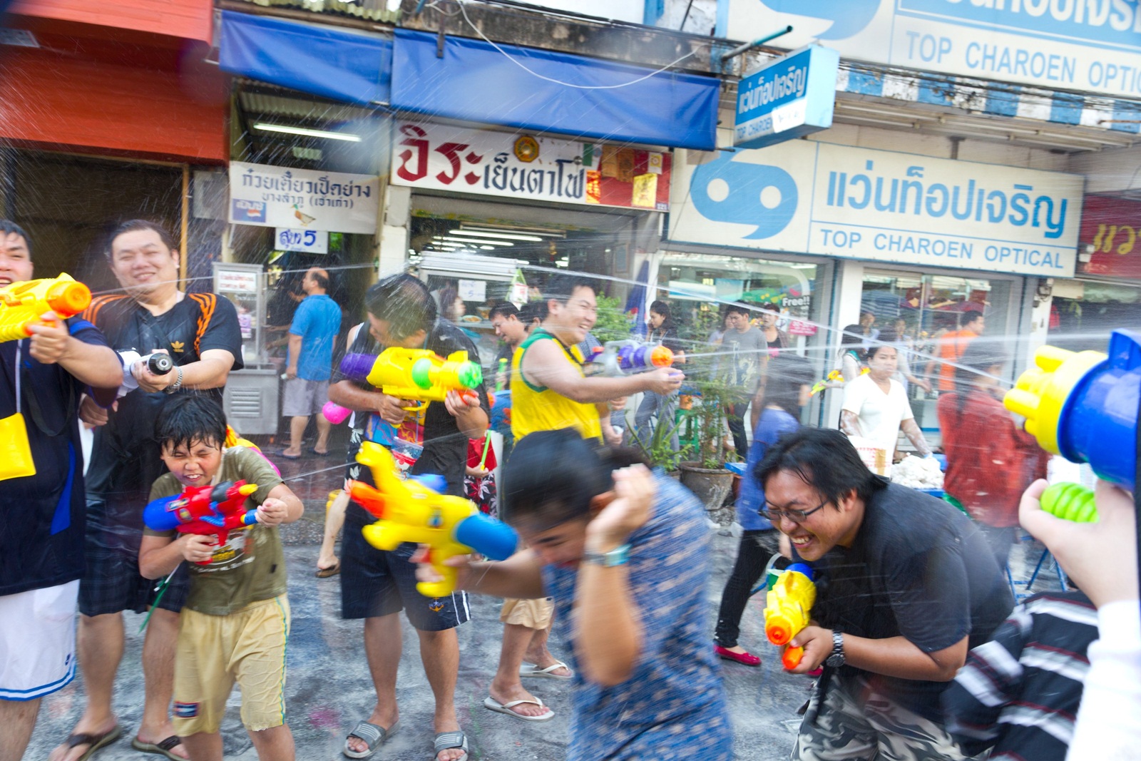 เล่นสงกรานต์ใช้น้ำสะอาดป้องกันโรค thaihealth