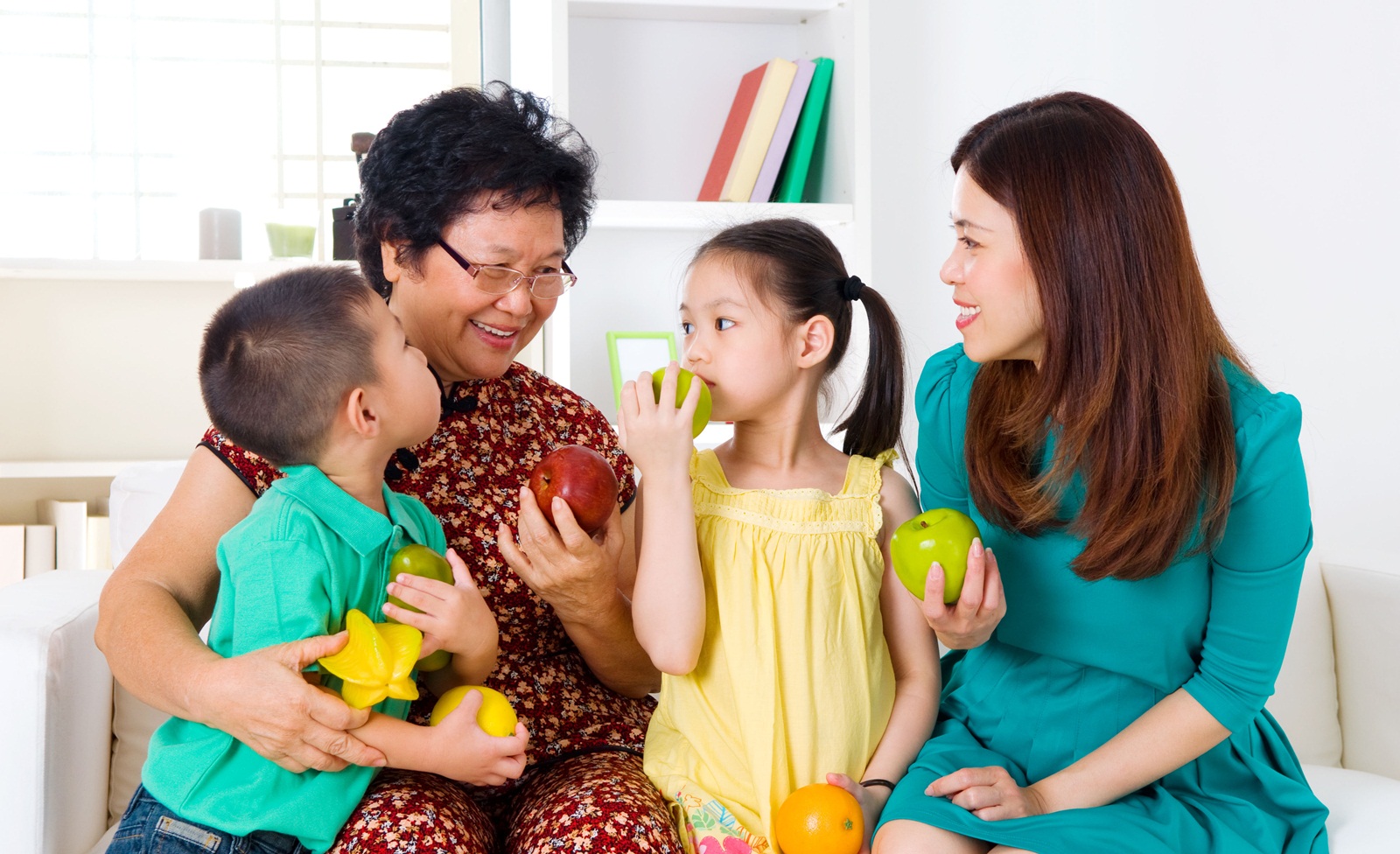 “ผลไม้หลากสี” ช่วยบำรุงสมองผู้สูงวัย thaihealth