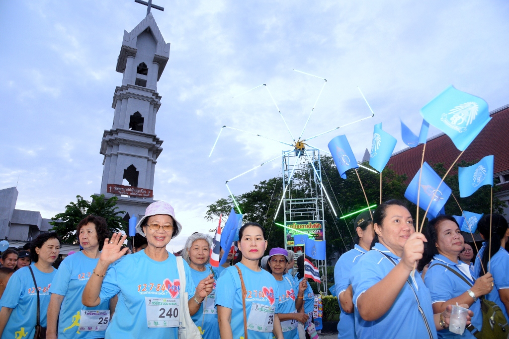 ทัพนักวิ่งปลุกพลังต้านภัยบุหรี่เพื่อแม่ thaihealth