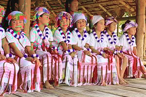 ผ้าทอลายกะเหรี่ยงโบราณ  ผลิตภัณฑ์ระดับห้าดาว thaihealth