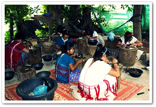 ผ้าทอลายกะเหรี่ยงโบราณ  ผลิตภัณฑ์ระดับห้าดาว thaihealth