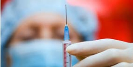 “ สธ.” เผยวัคซีน 19 ชนิดในไทยปลอดภัยสูง ปลัด สธ. เผยระบบการเฝ้าระวังผลข้างเคียงหลังฉีดวัคซีนป้องกันโรค 19ชนิดที่ใช้ในประเทศไทย พบมีความปลอดภัยสูง อาการที่เกิดขึ้นไม่เกินเกณฑ์มาตรฐานของวัคซีนแต่ละชนิด โดยมาตรการเฝ้าระวังของไทย เป็น 1ใน 4ประเทศในภูมิภาคเซียโร่ที่องค์การอนามัยโลกรับรองมาตรฐาน ตลอดปี 2554ไทยพบมีรายงานอาการข้างเคียงหลังฉีดวัคซีน 788ราย ส่วนใหญ่ไม่รุนแรง