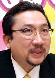 ดร.อมรวิชช์ นาครทรรพ 