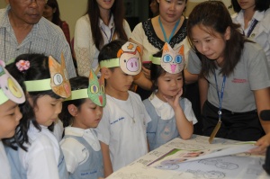 แถลงข่าวงานวันเด็กแห่งชาติประจำปี 2557 เด็กไทยปัญญาของแผ่นดิน เมื่อวันที่ 8 มกราคม 2557 ที่สถาบันแห่งชาติเพื่อการพัฒนาเด็กและครอบครัว มหาวิทยาลัยมหิดล นพ.สุริยเดว ทรีปาตี ผู้อำนวยการสถาบันฯ กล่าวถึงการพัฒนาศักยภาพเด็กไทย สู่ปัญญาของแผ่นดินว่า ระบบการศึกษาไทยใช้งบประมาณ 4% ของ GDP หรือ 20% ของงบประมาณรวมของแผ่นดิน เพิ่มขึ้น 2 เท่าเมื่อเทียบกับ 10 ปีที่ผ่านมา มากที่สุดเมื่อเทียบกับประเทศเพื่อนบ้าน แต่การกระจายตัวของการพัฒนาในส่วนภูมิภาคมีความเหลื่อมล้ำสูงมากขึ้นเรื่อยๆ ทั้งที่เป็นประชากรส่วนใหญ่ของประเทศ

ดูรายละเอียดเพิ่มเติมได้ที่ http://goo.gl/V7Pzlh