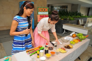กิจกรรม  Food Hero ตอน “เมนูหุ่นสวย ผิวใส” กับคุณแนนต์ วริตา จุนทร์หุ่น รองนางสาวไทยปี 2552