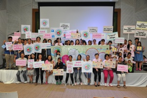 งานแถลงข่าว สัปดาห์นมแม่โลก 2557  มูลนิธิศูนย์นมแม่แห่งประเทศไทยจัดงานสัปดาห์นมแม่โลกวันที่ 3 สิงหาคม 2557 ณ อาคารสุขภาวะ สำนักงานกองทุนสนับสนุนการสร้างเสริมสุขภาพ (สสส.) รณรงค์หญิงตั้งครรภ์เลี้ยงลูกด้วยนมแม่อย่างเดียว 6 เดือน และนมแม่ร่วมกับอาหารตามวัยนาน 2 ปี หรือนานกว่านั้น  ตลอดจน “แม่ออนไลน์” แสดงพลัง “ปฎิเสธ” การแจก – การรับนมผง เพื่อกระตุ้นกระแสการเลี้ยงลูกด้วยนมแม่อย่างยั่งยืน และสนับสนุน พรบ.ควบคุมการส่งเสริมการตลาดอาหารทารกและเด็กเล็ก

ดูรายละเอียดเพิ่มเติมได้ที่  http://bit.ly/1kNCdBk