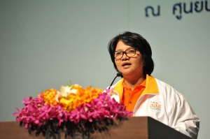 ปาฐกถาชี้นำโดย นางสาวดวงพร เฮงบุณยพันธ์ ผู้อำนวยการสำนักสนับสนุนสุขภาวะชุมชน 