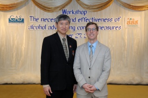 ดร.นพ.บัณฑิต ศรไพศาล  และ Dr.David Jernigan