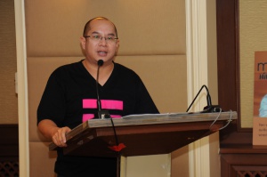 คุณพงศ์ธร จันทร์เลื่อน กรรมการมูลนิธิเพื่อสิทธิและความเป็นธรรมทางเพศ