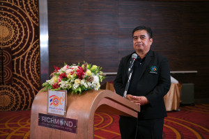 มอบโล่รางวัลเชิดชูเกียรติ 3 ล้าน 3 ปี เลิกบุหรี่ทั่วไทย เทิดไท้องค์ราชัน