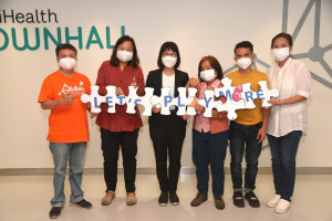 เล่นเปลี่ยนโลก Play Worker ชวนเด็กเล่นกระตุ้นพัฒนาการ เมื่อวันที่ 31 พฤษภาคม 2565 ที่สถาบันการเรียนรู้การสร้างเสริมสุขภาพ (ThaiHealth Academy) สำนักงานกองทุนสนับสนุนการสร้างเสริมสุขภาพ (สสส.) ร่วมกับมูลนิธิเพื่อการพัฒนาเด็ก (มพด.) และเครือข่ายเด็กและครอบครัว จัดมหกรรมเล่นเปลี่ยนโลก ตอน “พากันเล่น” มีเป้าหมายจุดประกายให้พ่อแม่ผู้ปกครองรู้จักและเข้าใจเรื่องการเล่นอิสระ ควบคู่กับการขับเคลื่อนวิถีการทำงานแบบ สสส. (ThaiHealth Way) ให้เกิดสังคมแห่งการใส่ใจสุขภาพ ร่วมคิด ร่วมสร้าง ต่อยอดความคิดสร้างสรรค์ เพื่อสุขภาวะที่ดี

ดูรายละเอียดเพิ่มเติมได้ที่ https://bit.ly/3x42mET