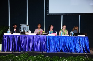 การลงทุนเพื่อสุขภาพผ่านการมองกฎบัตรออตตาวา:การสนทนาและแลกเปลี่ยนแบบ PechaKucha นำโดยเครือข่ายนักศึกษา ISECN เมื่อวันที่ 26 สิงหาคม 2556 ที่ศูนย์การประชุมพีช พัทยา จ.ชลบุรี สำนักงานกองทุนสนับสนุนการสร้างเสริมสุขภาพ (สสส.) เป็นเจ้าภาพจัดการประชุมนานาชาติด้านการสร้างเสริมสุขภาพ ครั้งที่ 21 (The 21th IUHPE World Conference on Health Promotion 2013) ซึ่งประเทศไทยได้รับคัดเลือกจากสมาพันธ์นานาชาติด้านการสร้างเสริมสุขภาพและการศึกษา (The International Union of Health Promotion and Education : IUHPE) ให้เป็นเจ้าภาพการประชุมภายใต้หัวข้อ “การลงทุนที่ดีที่สุดเพื่อสุขภาพ (Best Investments for Health)” จัดขึ้นในระหว่างวันที่ 25-29 ส.ค.นั้น  โดยมีหัวข้อการประชุมหลักที่น่าสนใจคือ “การลงทุนเพื่อสุขภาพผ่านการมองกฎบัตรออตตาวา:การสนทนาและแลกเปลี่ยนแบบ PechaKucha นำโดยเครือข่ายนักศึกษา ISECN(Investments for Health Through the Ottawa Charter Looking Glass)” ซึ่งมีผู้เข้าร่วมประชุมจากทุกภาคส่วนทั้งภาคนโยบาย นักวิชาการ นักวิจัย และนักรณรงค์ กว่า 2,000 คน จาก 80 กว่าประเทศทั่วโลก

ดูรายละเอียดเพิ่มเติมได้ที่ http://www4.thaihealth.or.th/healthcontent/situations/14005