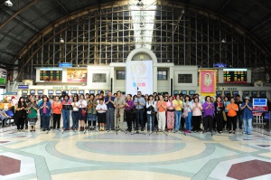 thaihealth แฟลชม็อบสวดมนต์ข้ามปี 2556-2557 ณ สถานีรถไฟหัวลำโพง