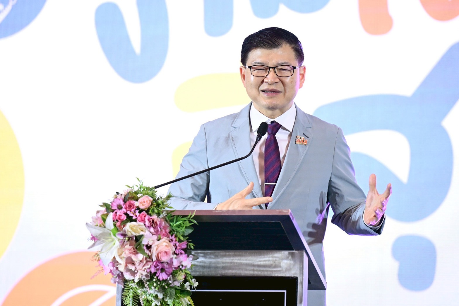 นพ.พงศ์เทพ วงศ์วัชรไพบูลย์ ผู้จัดการกองทุนสนับสนุนการสร้างเสริมสุขภาพ (สสส.)