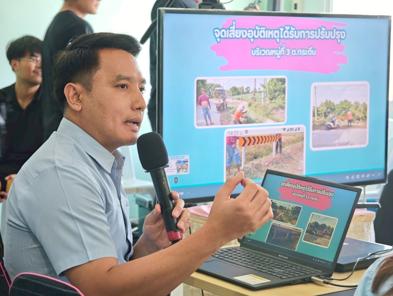 ภาพบุคคล นายธนาธิป บุญญาคม ผู้อำนวยการโรงพยาบาลส่งเสริมสุขภาพตำบลสระพัฒนา กล่
