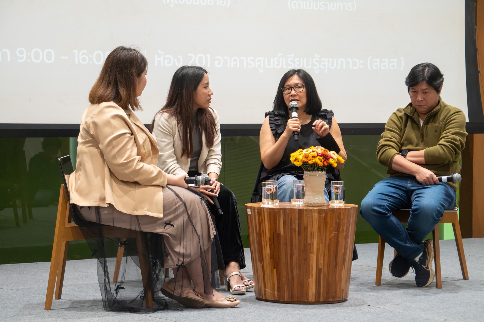 ภาพประกอบ วรรณา จารุสมบูรณ์ ประธานโครงการชุมชนกรุณา กลุ่ม Peaceful Death