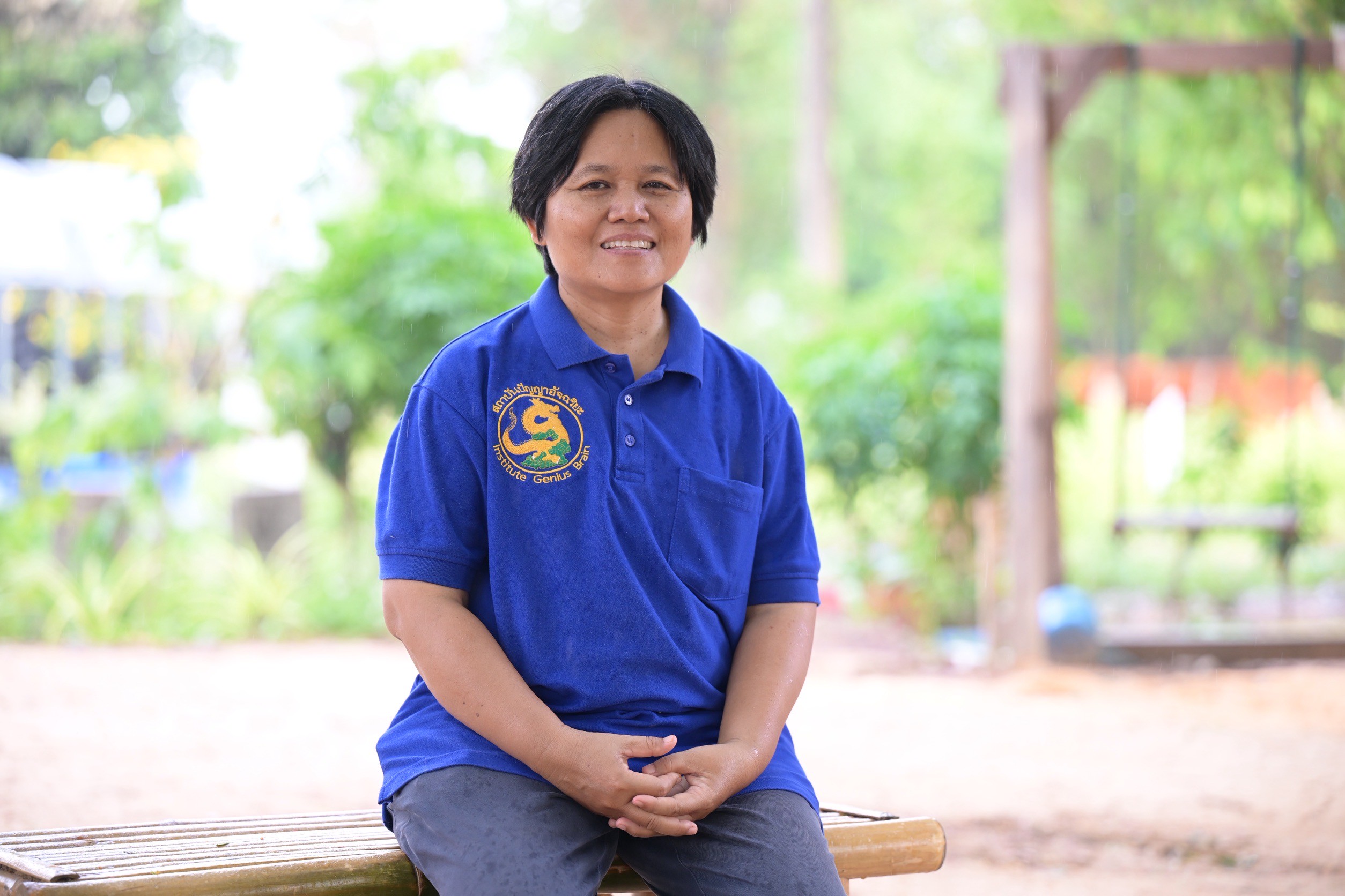 ภาพประกอบ ครูสาหร่าย ครูศูนย์บริการคนพิการของเทศบาลตำบลสาวะถี อ.เมือง จ.ขอนแก่น