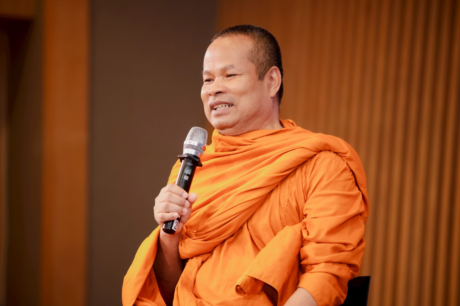 พระครูสุมณฑ์ธรรมธาดา เจ้าอาวาสวัดคลองกระจง และประธานประชาคมงดเหล้า จ.สุโขทัย