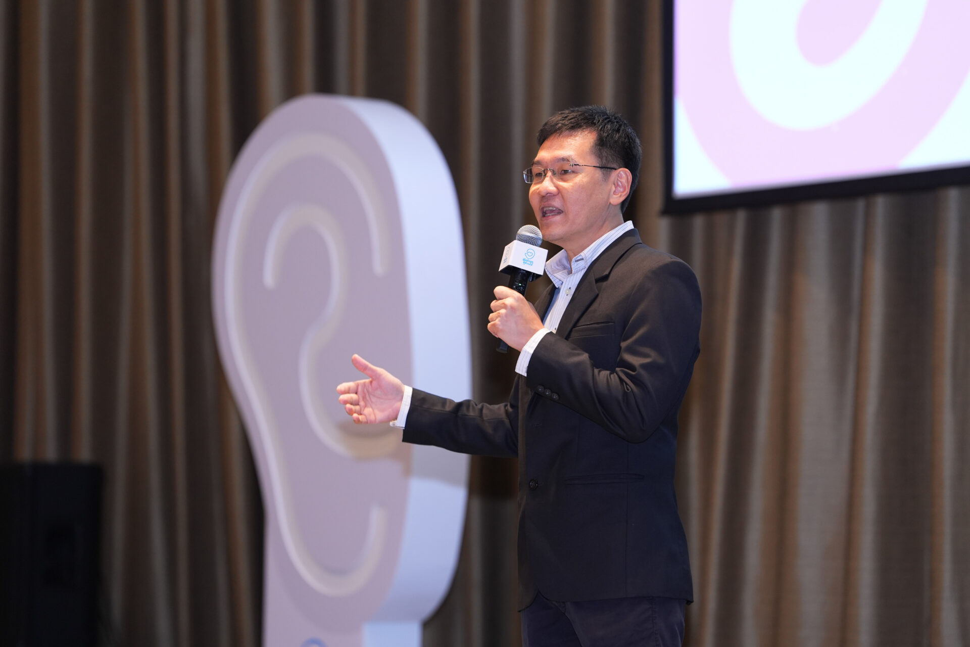 ฟังด้วยหูดูด้วยใจ_4